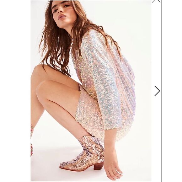 Free People - Keira Lilac Drape Back Sequin
Mini Dress size L - Picture 3 of 11